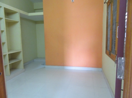 5) Li id 358 - Childrens Bedroom.JPG